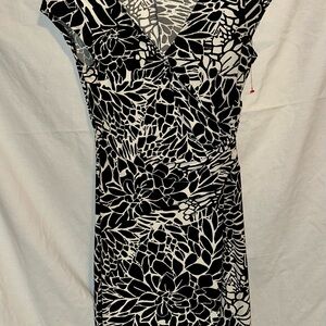 Evan Picone Black and White Sheath Dress with Flutter Cap Sleeves